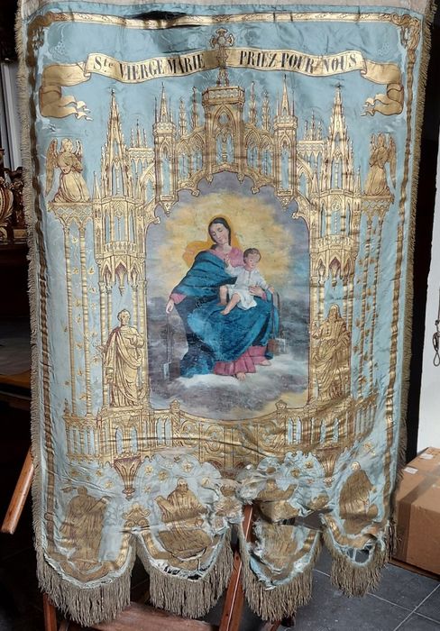 bannière de procession : Vierge à l'Enfant du Rosaire et saint Paul-Serge - © Ministère de la Culture (France), Conservation des antiquités et des objets d’art de l’Aude – Tous droits réservés 