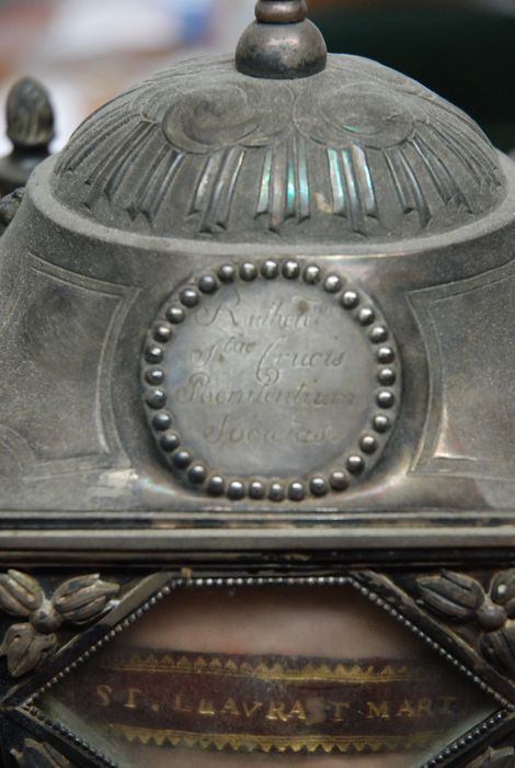 reliquaire de la confrérie des Pénitents noirs de la Sainte-Croix, détail