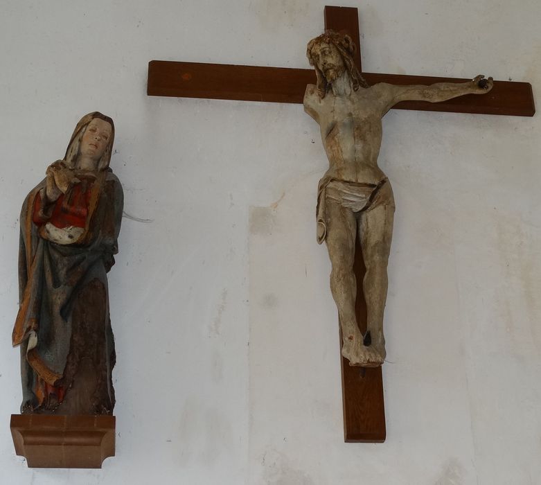 statues (poutre de gloire) : Vierge de douleur, Christ en croix