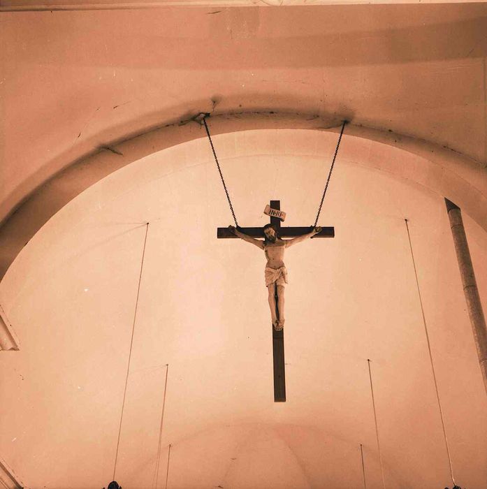 statue : Christ en croix - © Ministère de la Culture (France), Conservation des antiquités et des objets d’art du Calvados – Tous droits réservés 