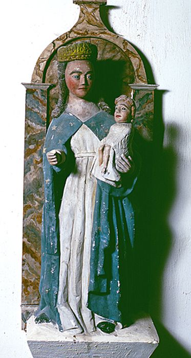 statue : Vierge à l'Enfant - © Ministère de la Culture (France), Conservation des antiquités et des objets d’art du Calvados – Tous droits réservés