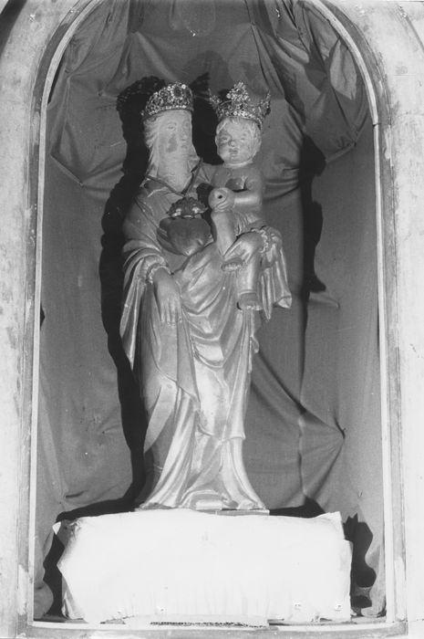 statue : Vierge à l'Enfant