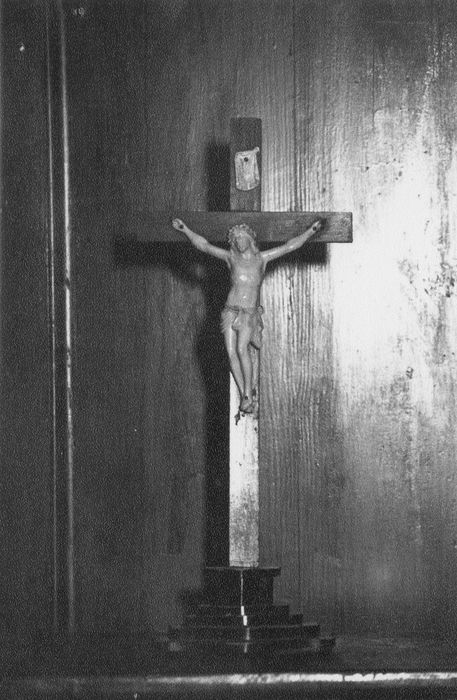 croix d'autel - © Ministère de la Culture (France), Conservation des antiquités et des objets d’art du Calvados – Tous droits réservés 