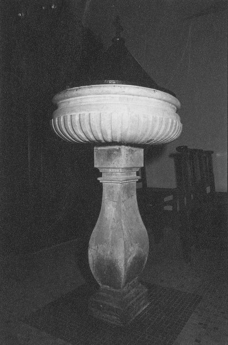 fonts baptismaux - © Ministère de la Culture (France), Conservation des antiquités et des objets d’art du Calvados – Tous droits réservés 