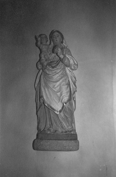 statue : Vierge à l'Enfant