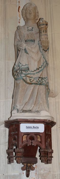 statue : Sainte Barbe