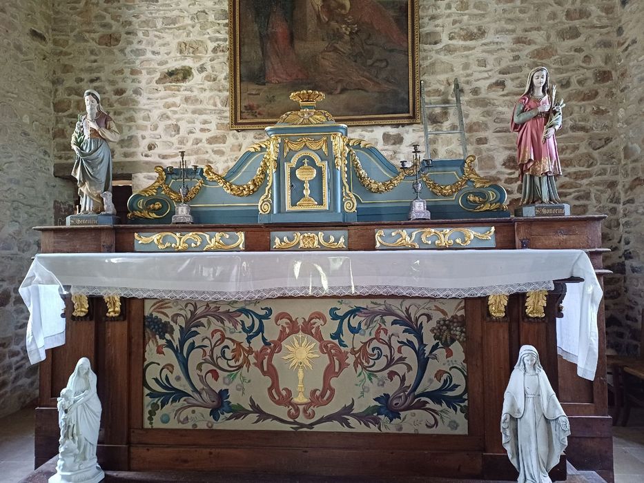 maître-autel, antependium, tabernacle, retable - © Ministère de la Culture (France), Conservation des antiquités et des objets d’art du Calvados – Tous droits réservés 