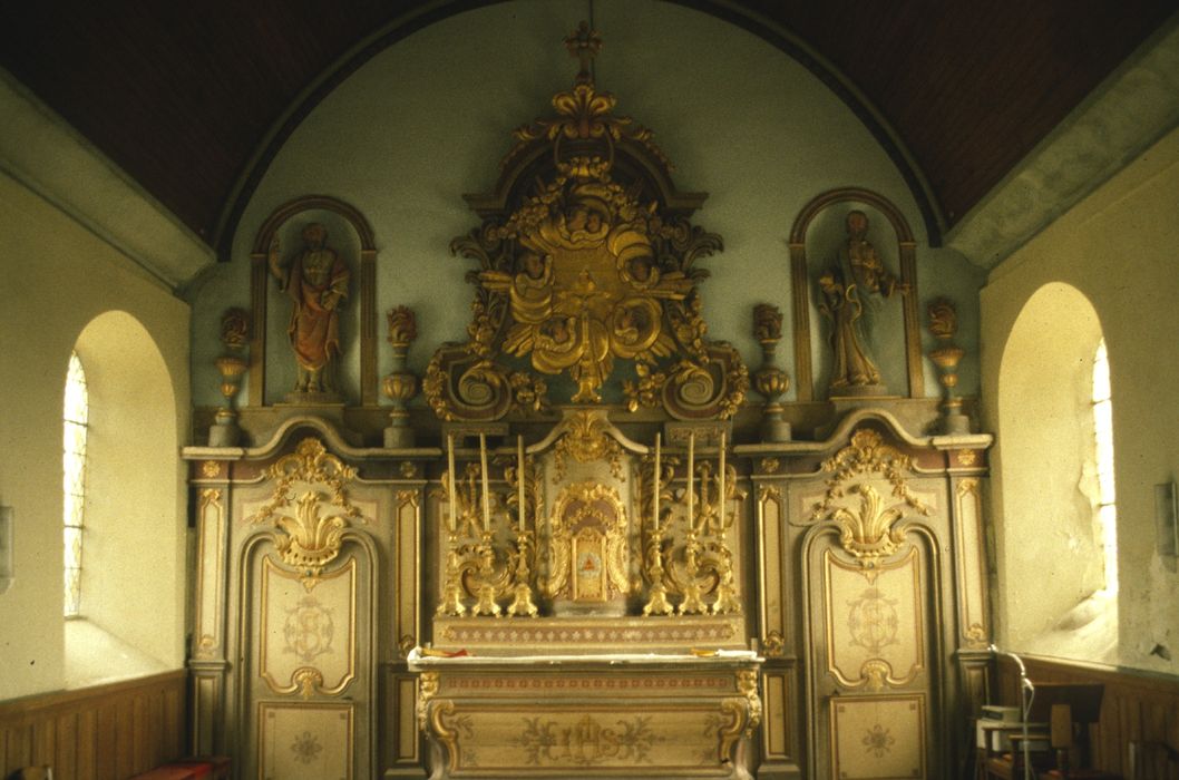 maître-autel, tabernacle, retable, statues : Saint Pierre, saint Paul
