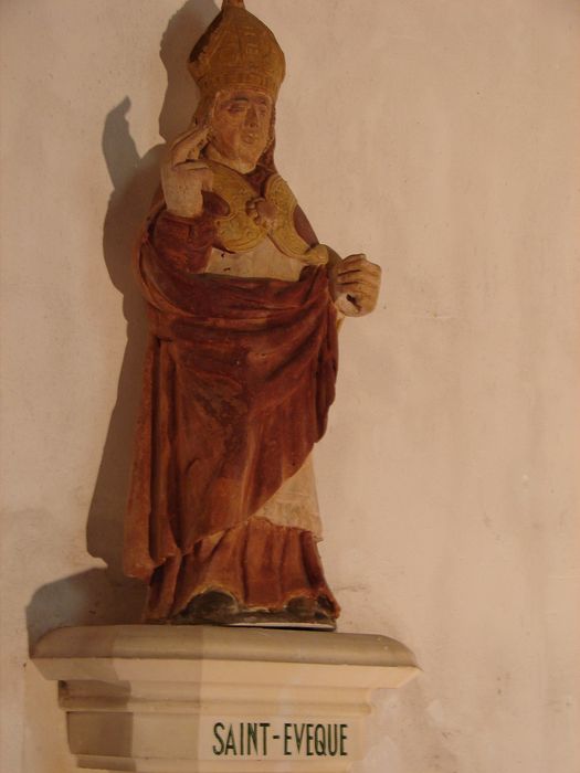 statue : Saint évêque - © Ministère de la Culture (France), Conservation des antiquités et des objets d’art du Calvados – Tous droits réservés 