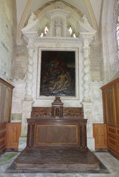 Autel latéral nord, lambris de revêtement (boiserie) et retable