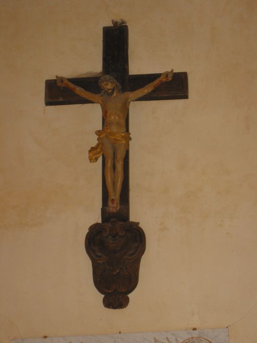 Statue : Christ en croix