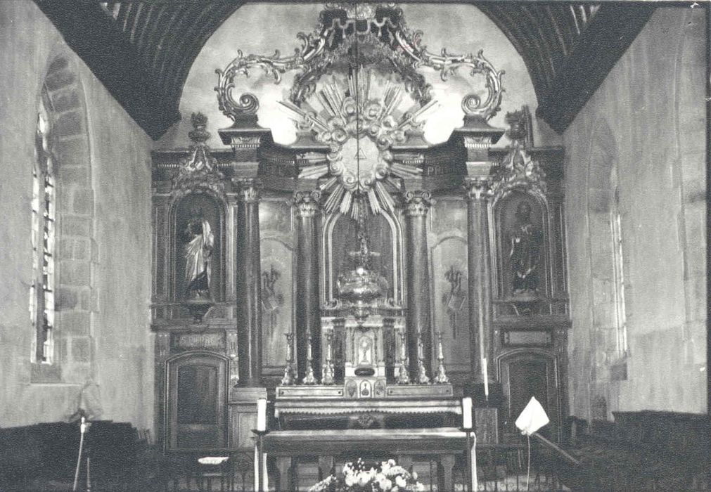 maître-autel, retable, ciborium, statues : Saint Pierre et Saint Paul