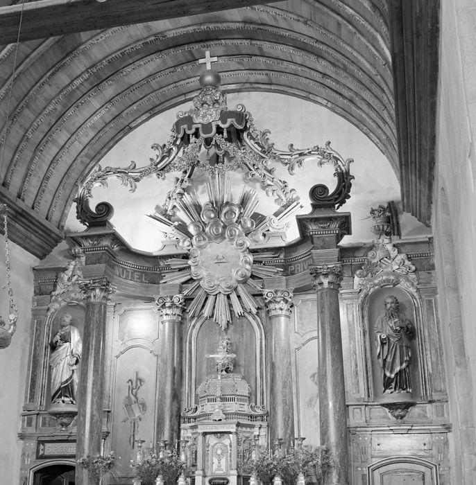 maître-autel, retable, ciborium, statues : Saint Pierre et Saint Paul