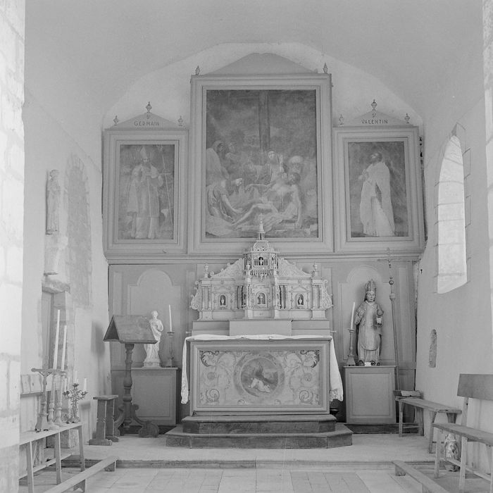 maître-autel, tabernacle, tableaux : Déploration, Saint Germain et Saint Valentin (?)