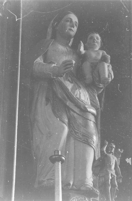 statue : Vierge à l'Enfant