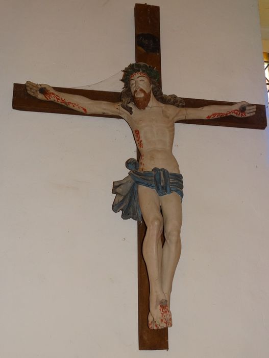 Statue : Christ en croix