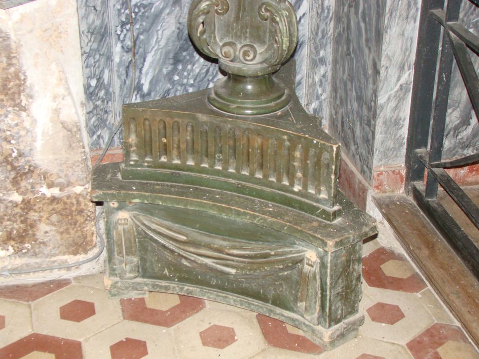 aigle-lutrin, détail