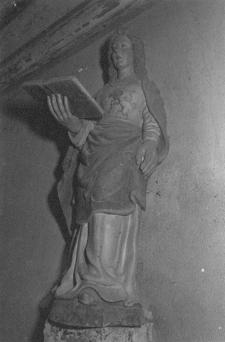 statue : Sainte non identifiée