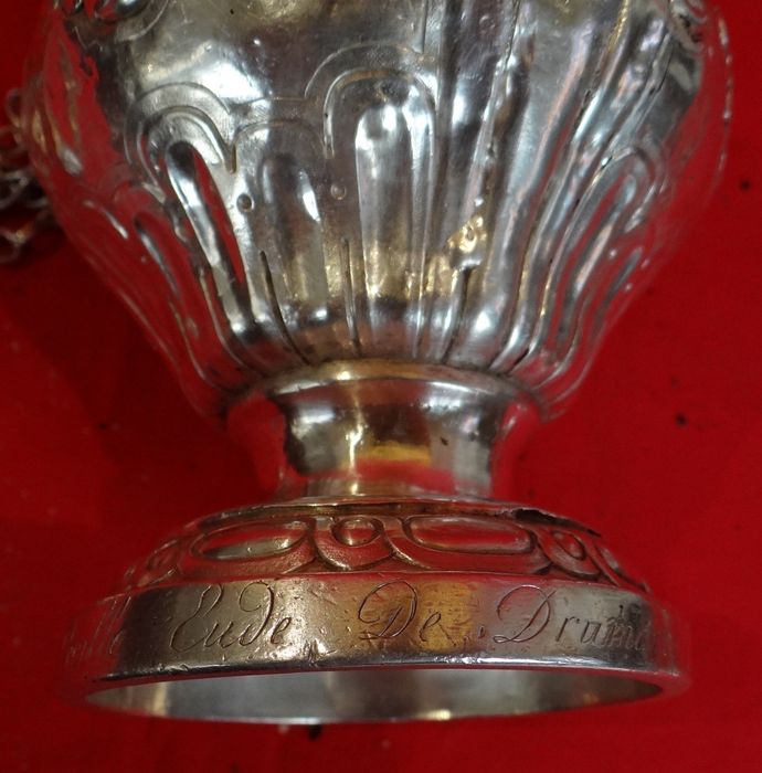 encensoir, détail de l’inscription