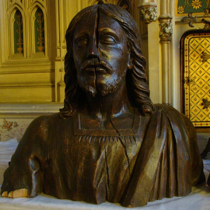 Statue : buste du Christ