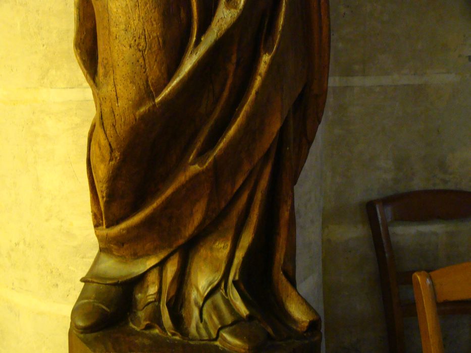 statue : Sainte dite autrefois Vierge, détail