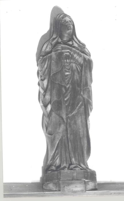 statue de poutre de gloire : Vierge