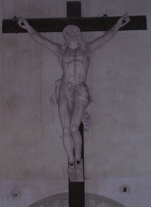 statue (poutre de gloire) : Christ en croix