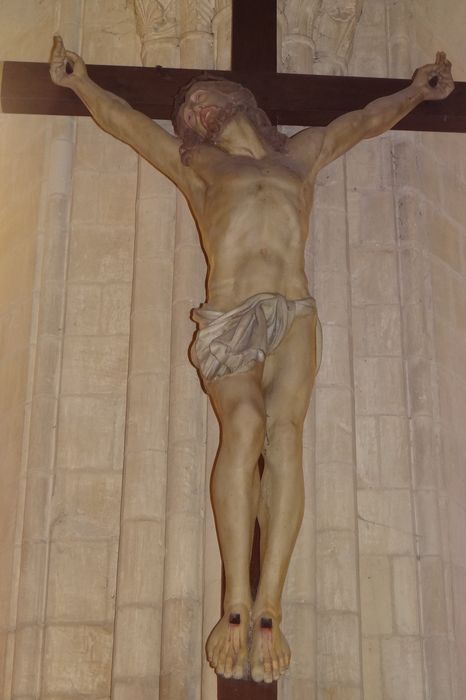 Statue : Christ en croix