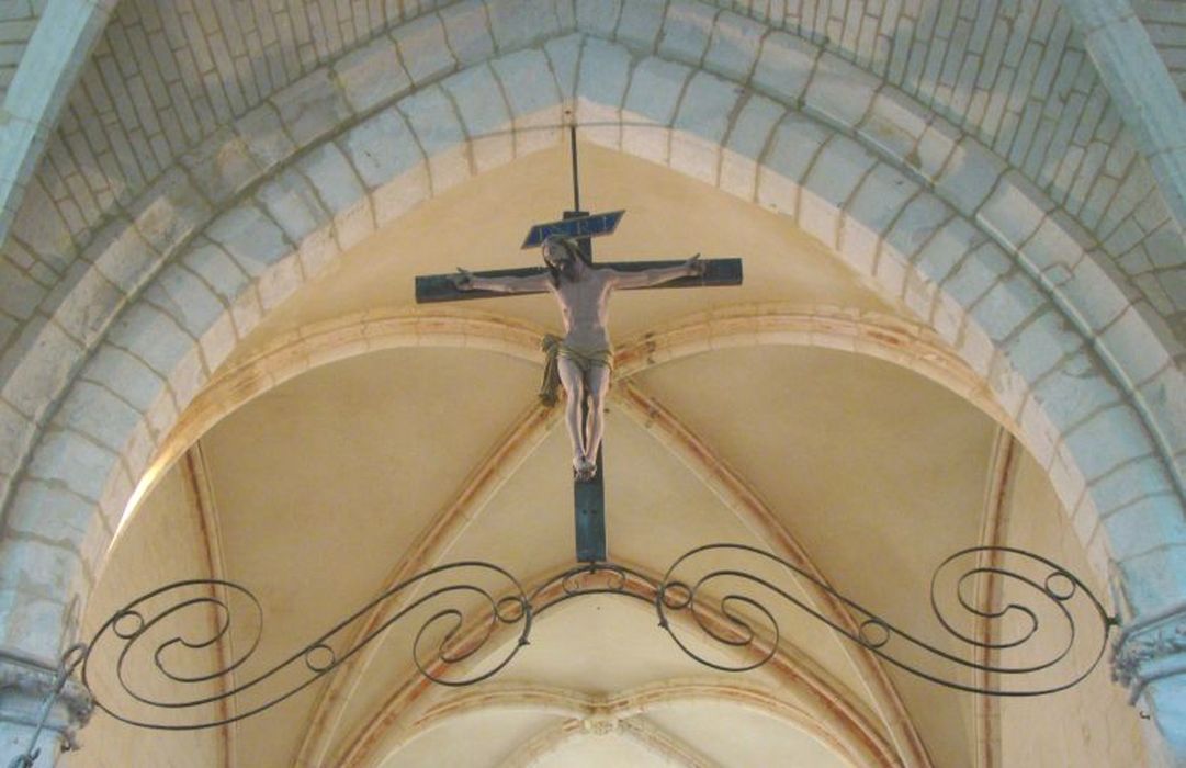 statue (poutre de gloire) : Christ en croix