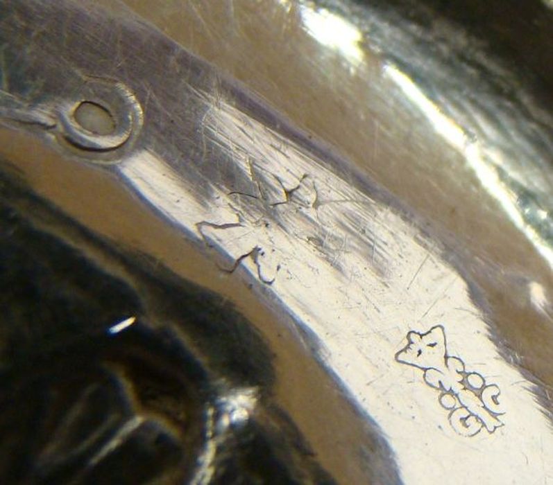 pyxide, détail des poinçons
