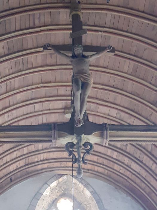 Poutre de gloire et trois statues : Christ en croix, Vierge et Saint Jean