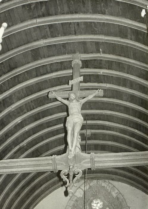 statue (poutre de gloire) : Christ en croix