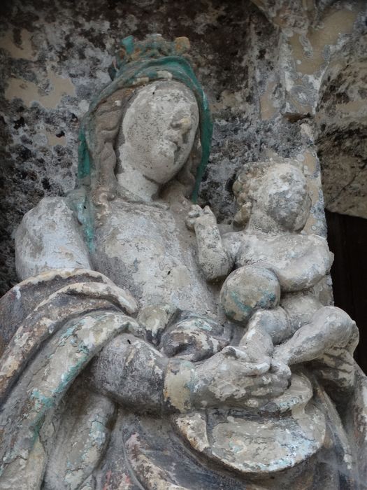 statue : Vierge à l'Enfant, vue partielle