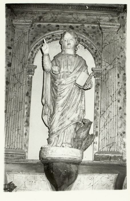Statue : Saint Jean évangéliste