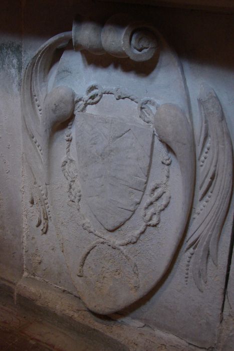 monument sépulcral de Robert d'Aveynes et de sa femme Jeanne Dasche, détail