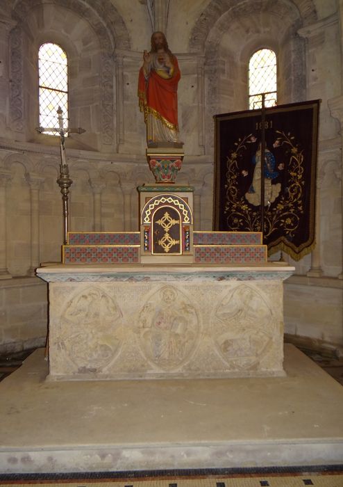 maître-autel, bas-relief : Christ et Tétramorphe