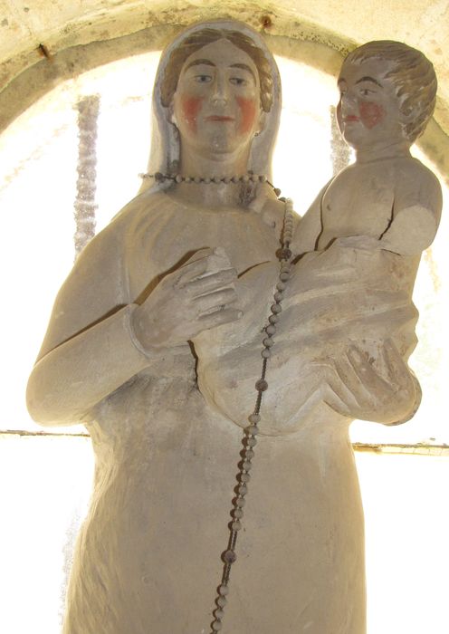 statue : Vierge à l'Enfant, vue partielle
