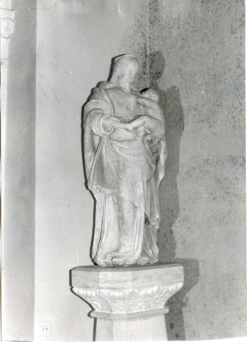 Statue : Vierge à l'Enfant