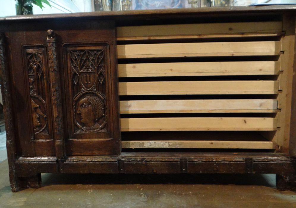 autel (ancien coffre)