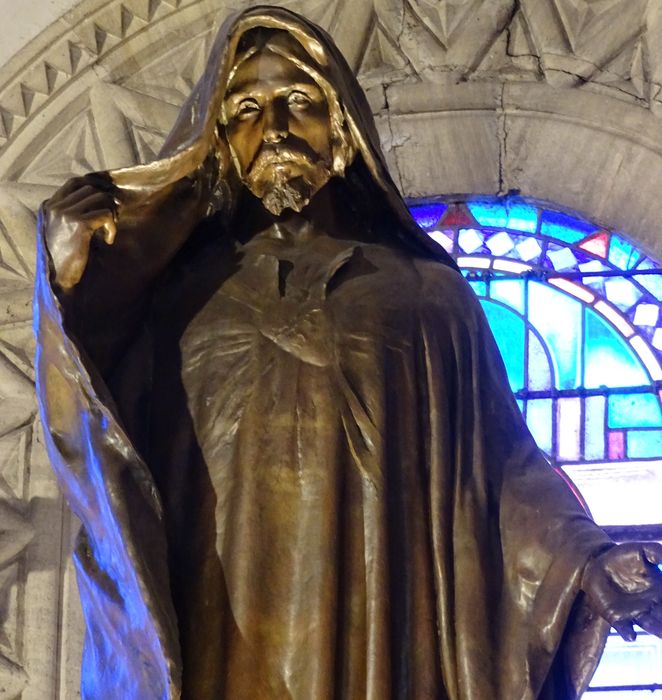 statue : Christ du Sacré-Coeur, vue partielle