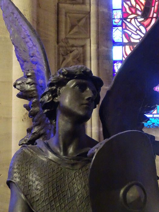 statue : Ange n°2, vue partielle