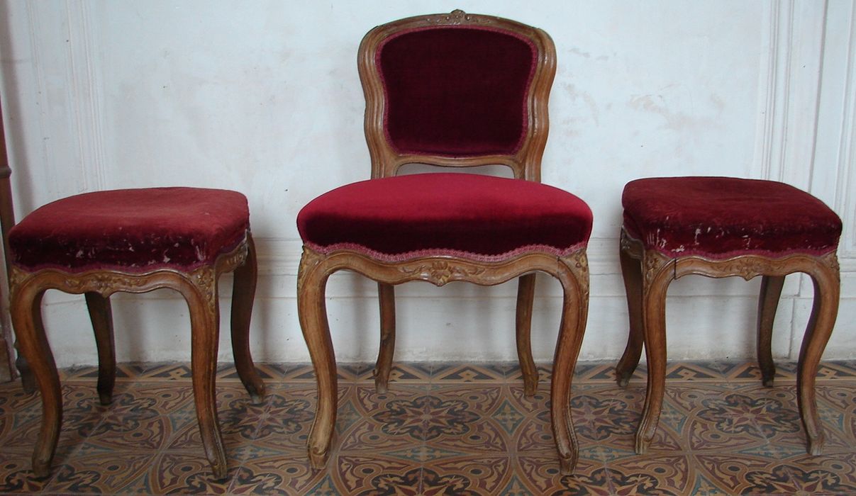 chaise de célébrant, tabourets de célébrant
