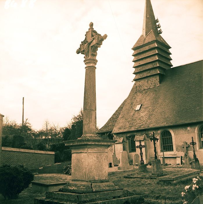 vue générale de la croix