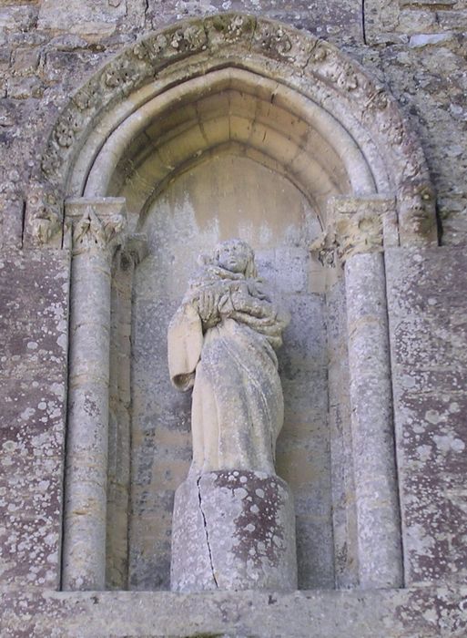statue : Vierge à l'Enfant