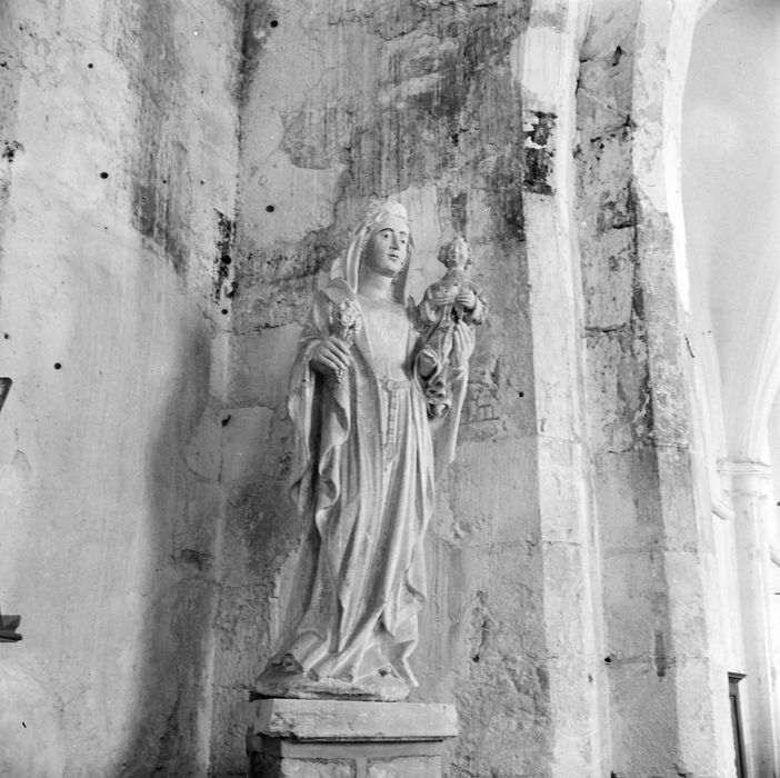 statue : Vierge à l'Enfant