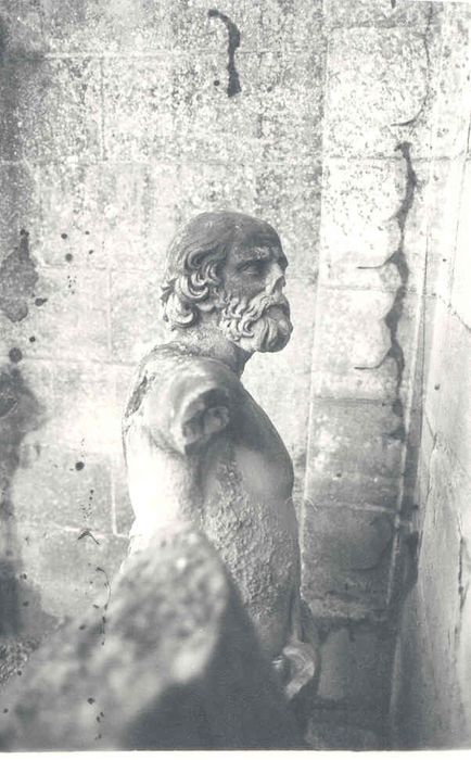 statue : Saint André, vue partielle