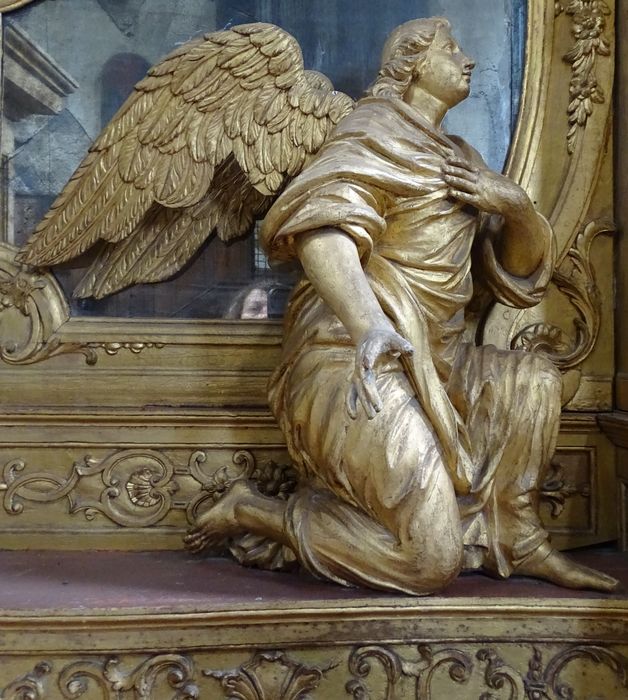 statue : ange adorateur