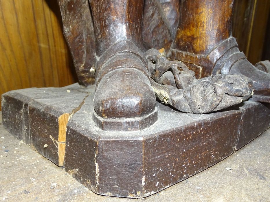 statue : Saint Louis, détail