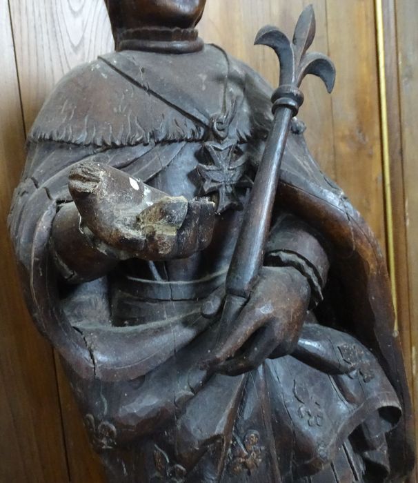 statue : Saint Louis, détail