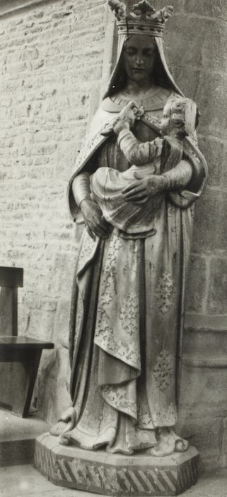 statue : Vierge à l'Enfant